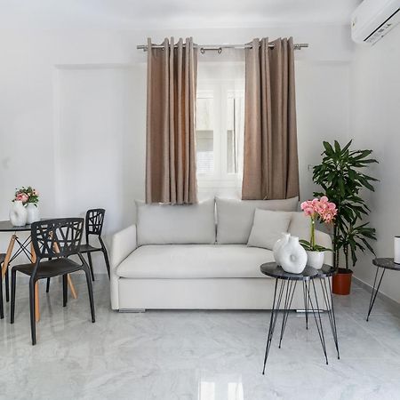 Miralis Apartments Nikiana Bagian luar foto