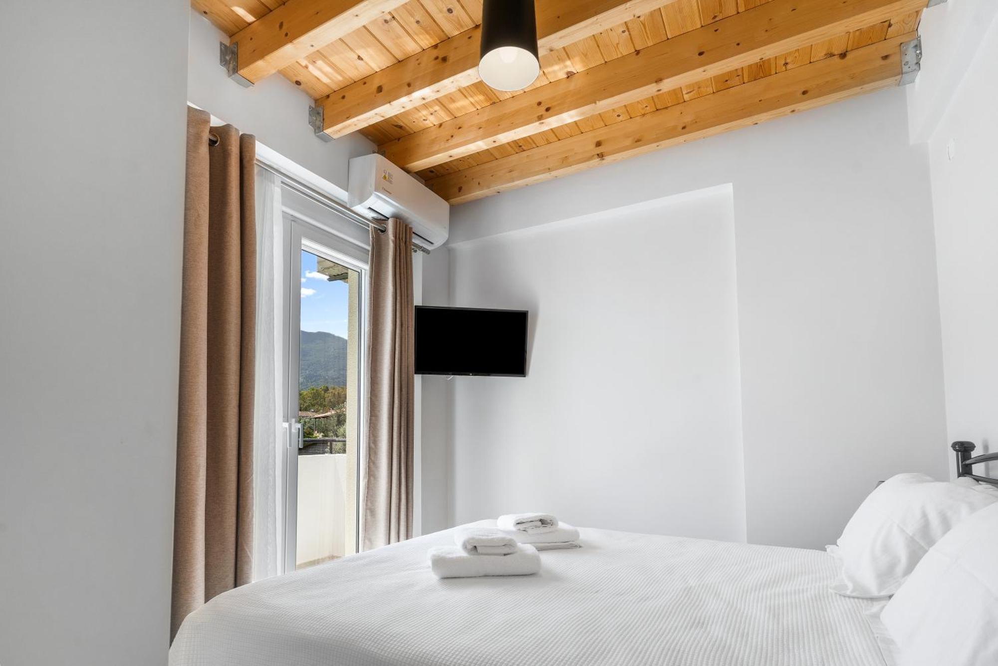 Miralis Apartments Nikiana Bagian luar foto