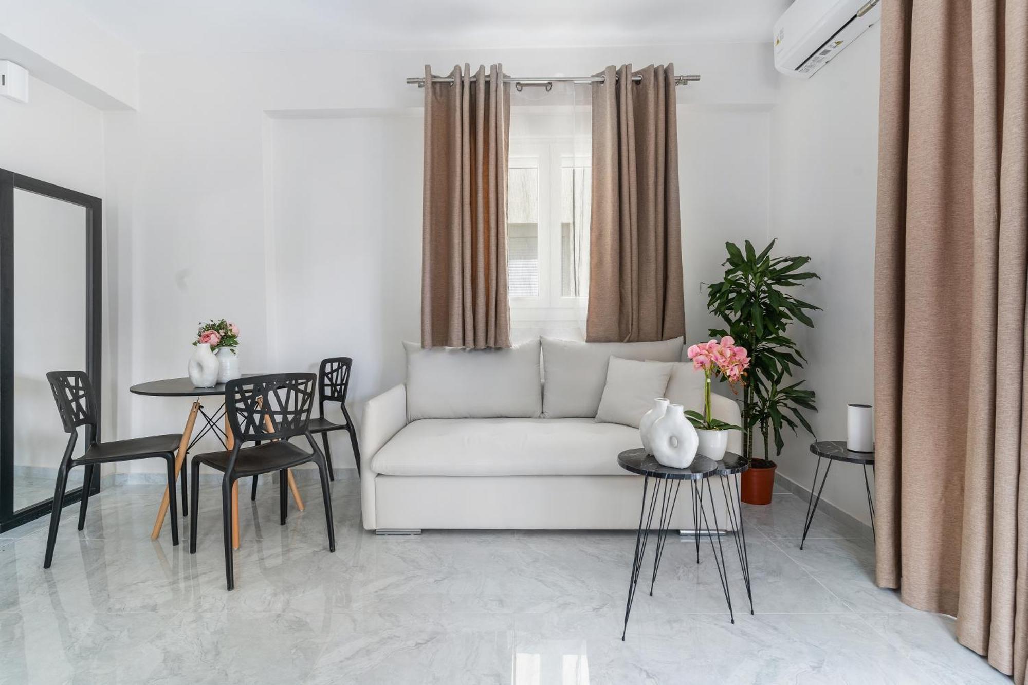 Miralis Apartments Nikiana Bagian luar foto