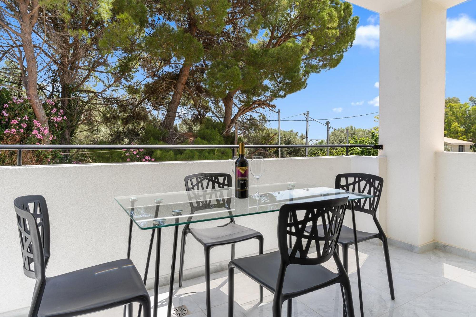 Miralis Apartments Nikiana Bagian luar foto