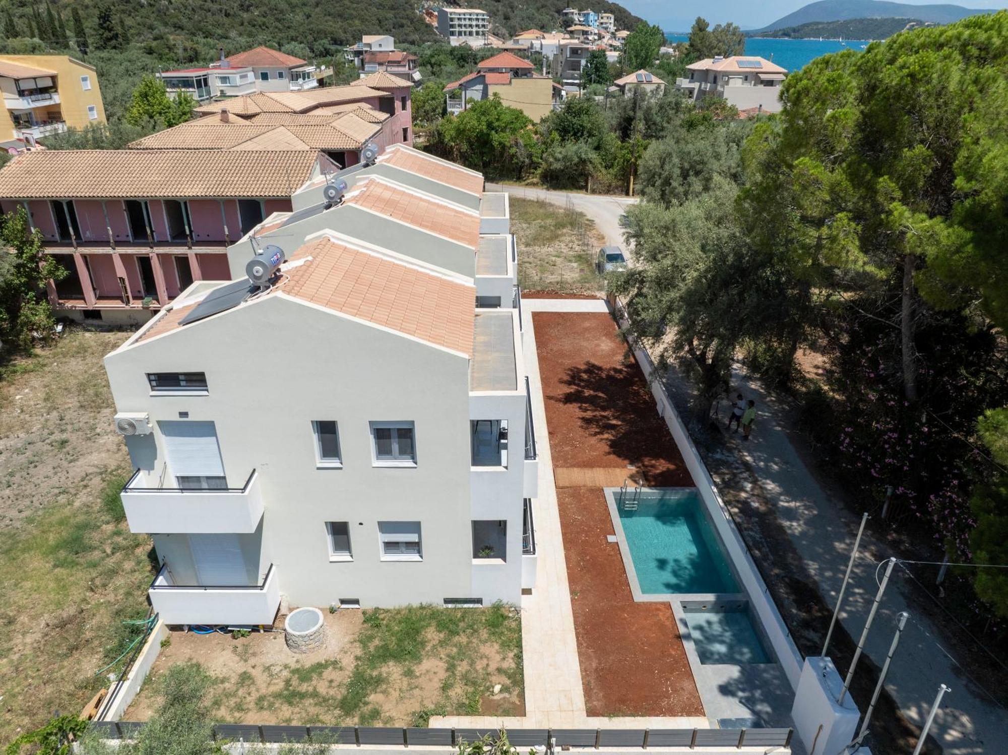 Miralis Apartments Nikiana Bagian luar foto