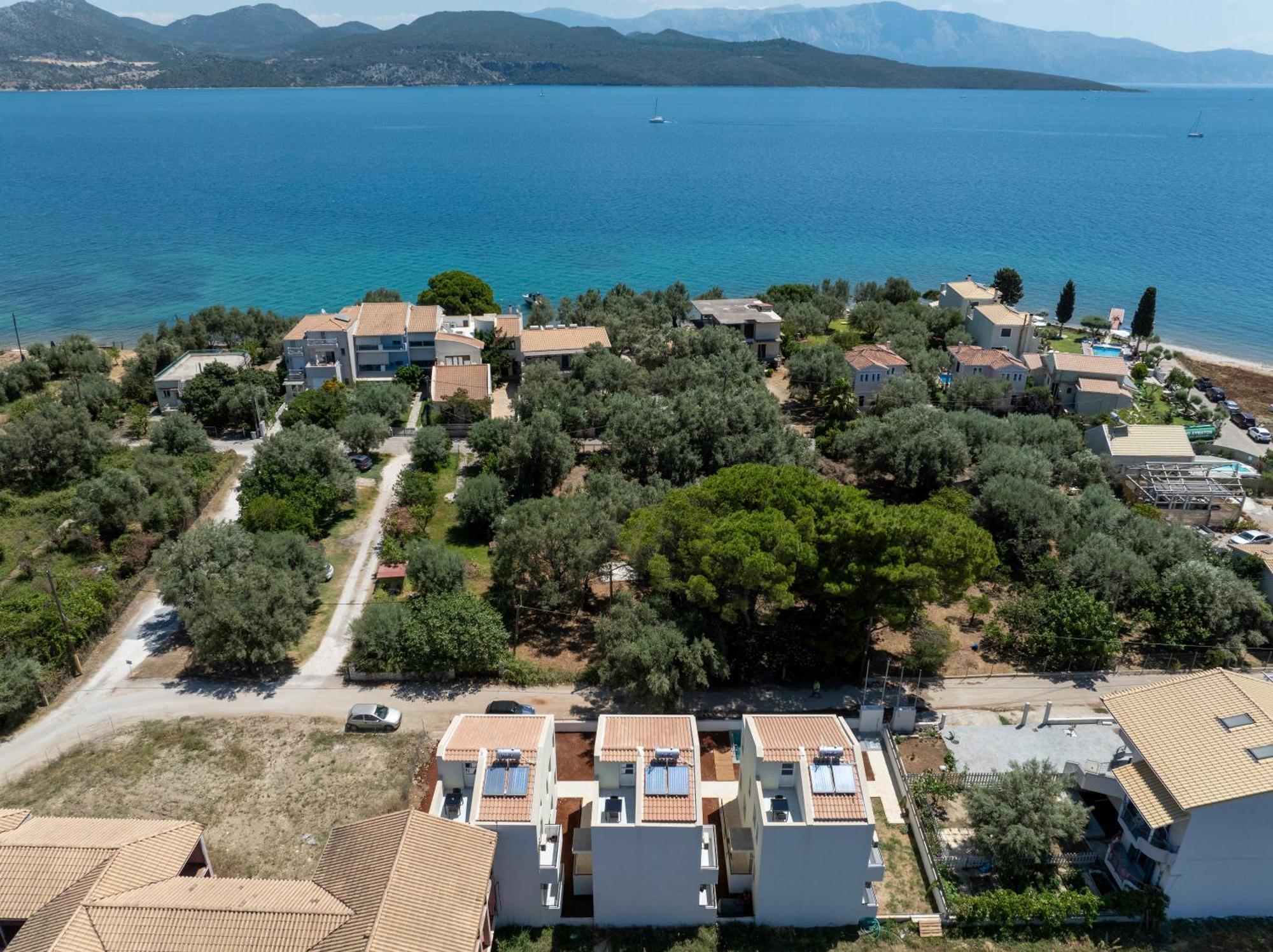 Miralis Apartments Nikiana Bagian luar foto